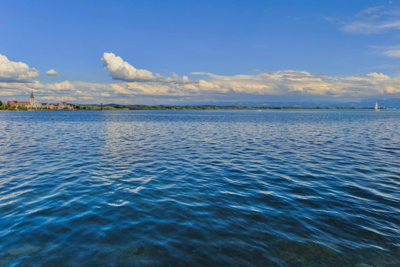 Apartment Auszeit Bodensee: Lakeside Retreat With Private And Alpine Views Friedrichshafen